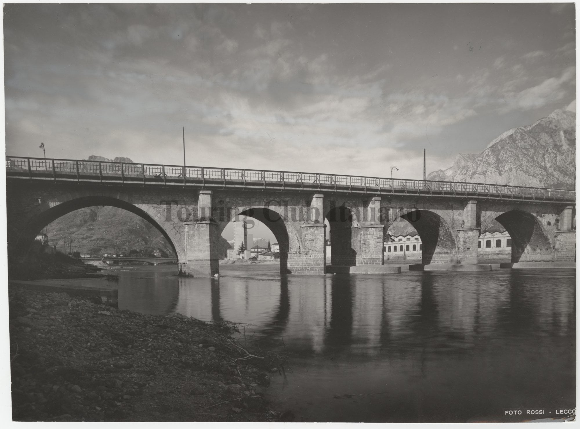 Il ponte Azzone Visconti a Lecco, 1950