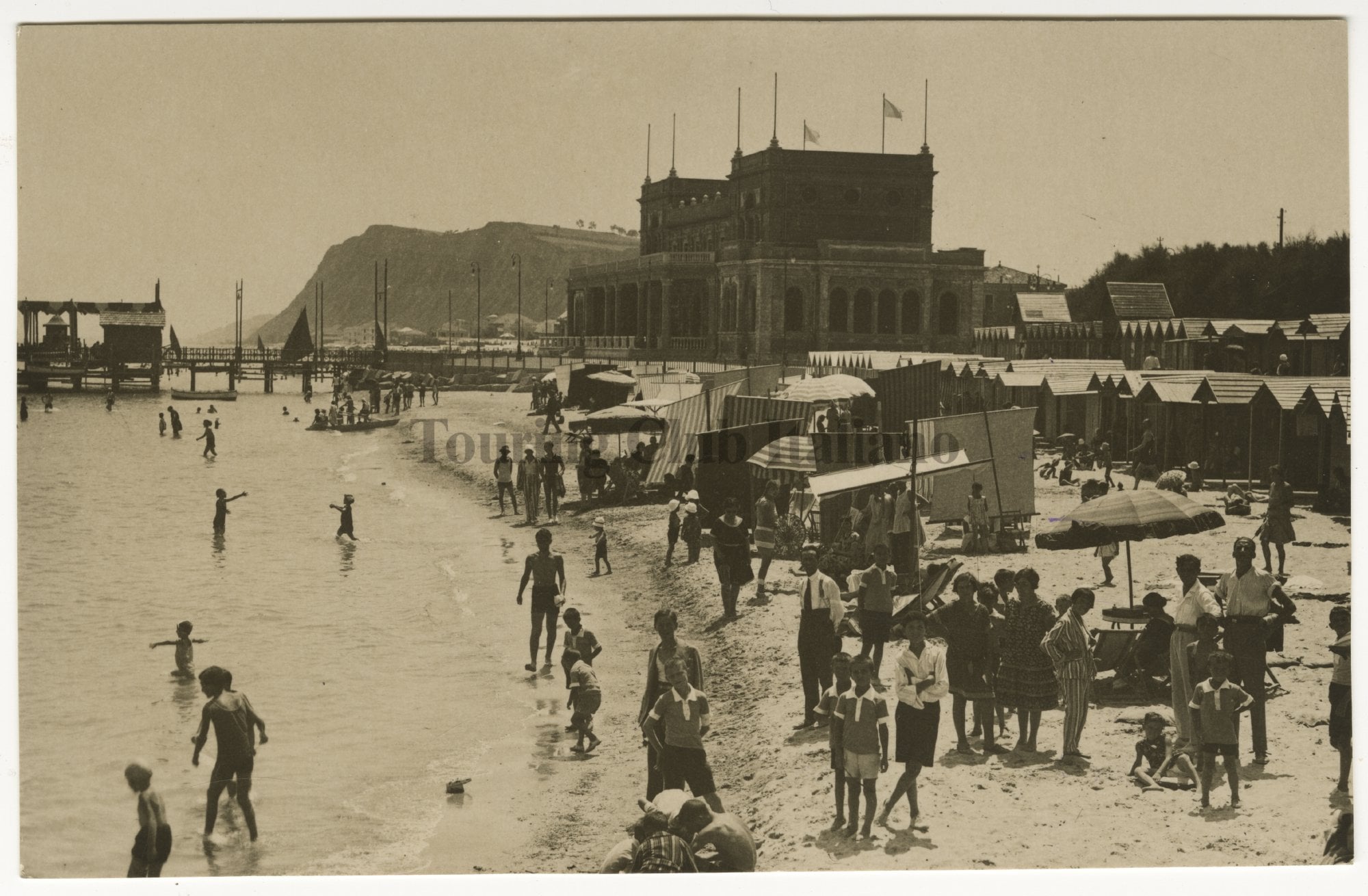 Spiaggia a ponente del Kursaal, ca. 1930