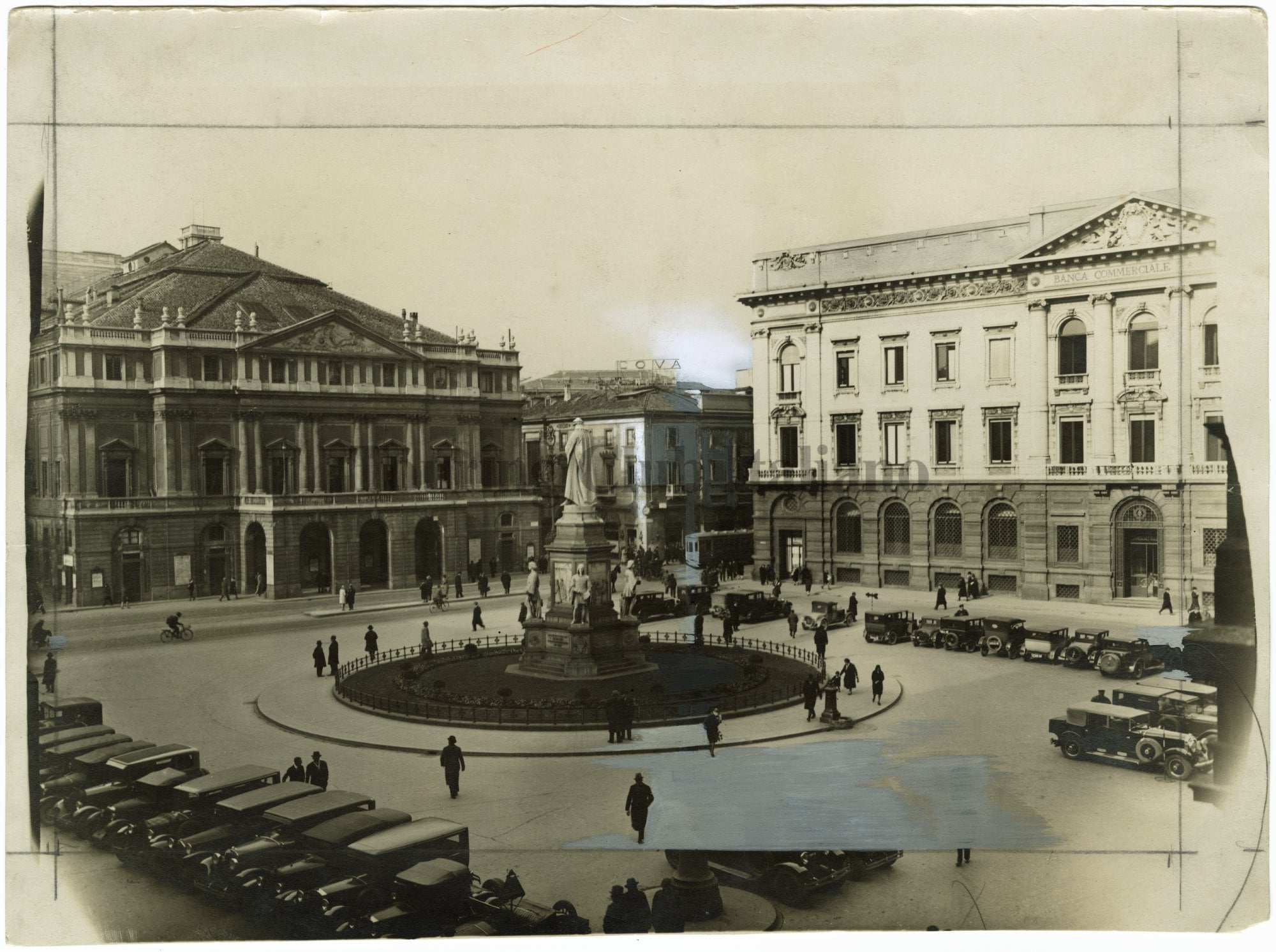 Veduta di Piazza della Scala a Milano, 1920
