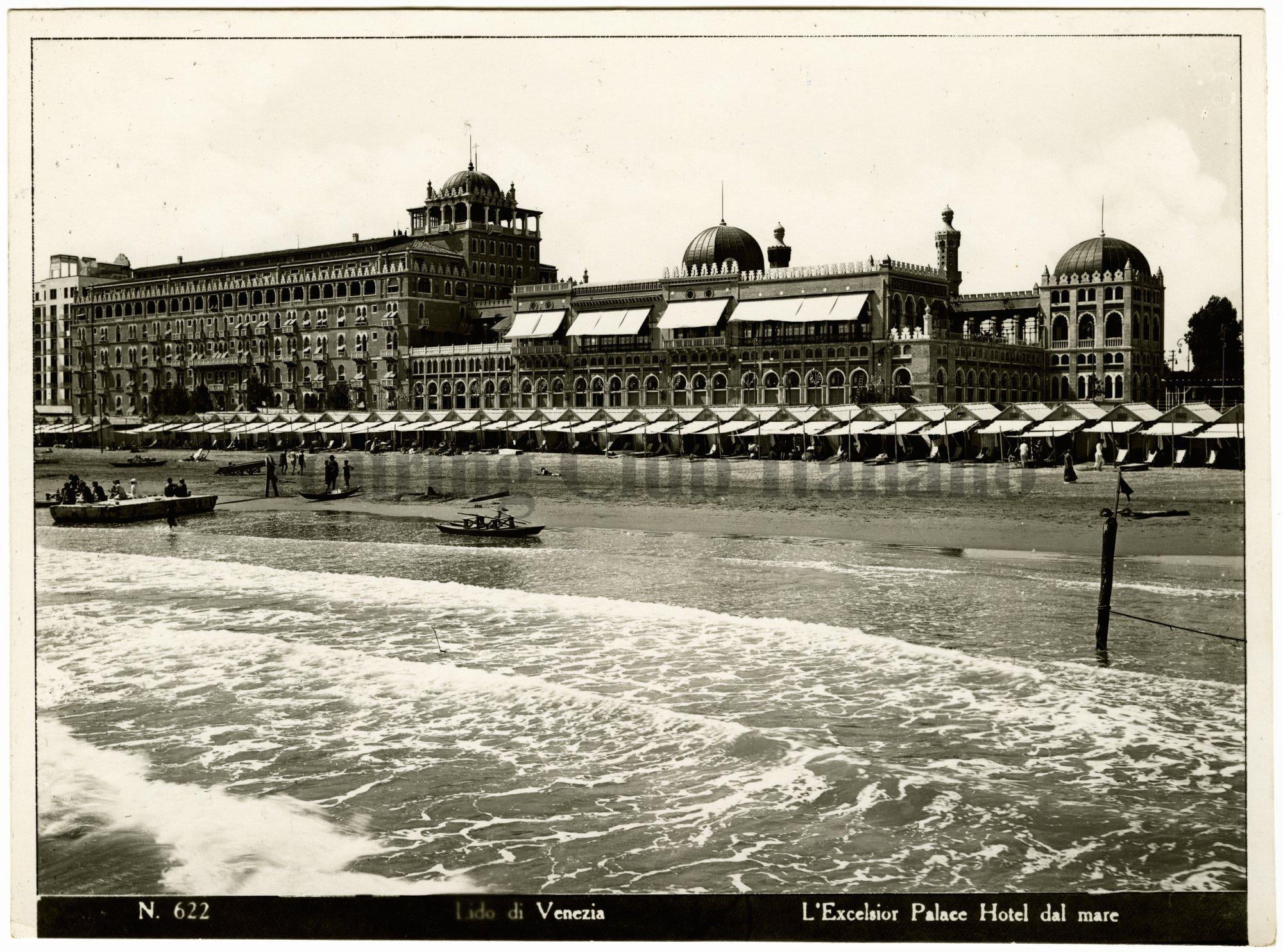 L'Excelsior Palace Hotel sul Lido di Venezia, ca.1930