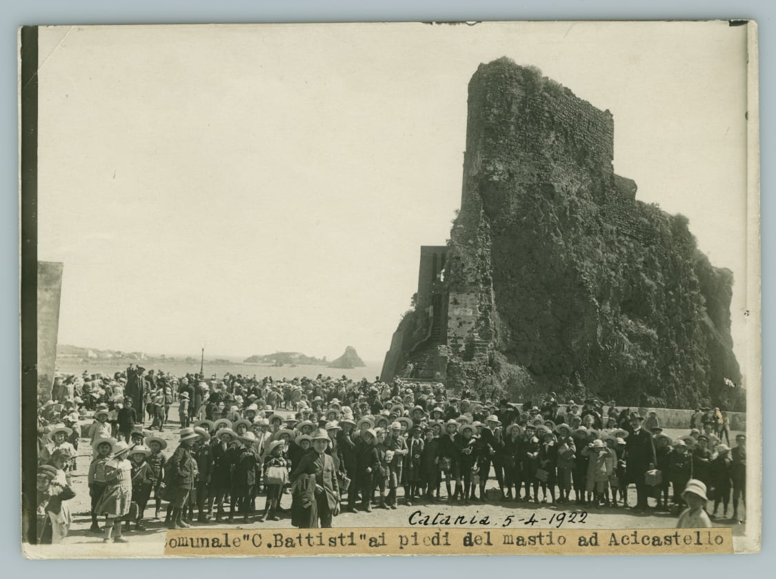 Gita ad Aci Castello, 1922
