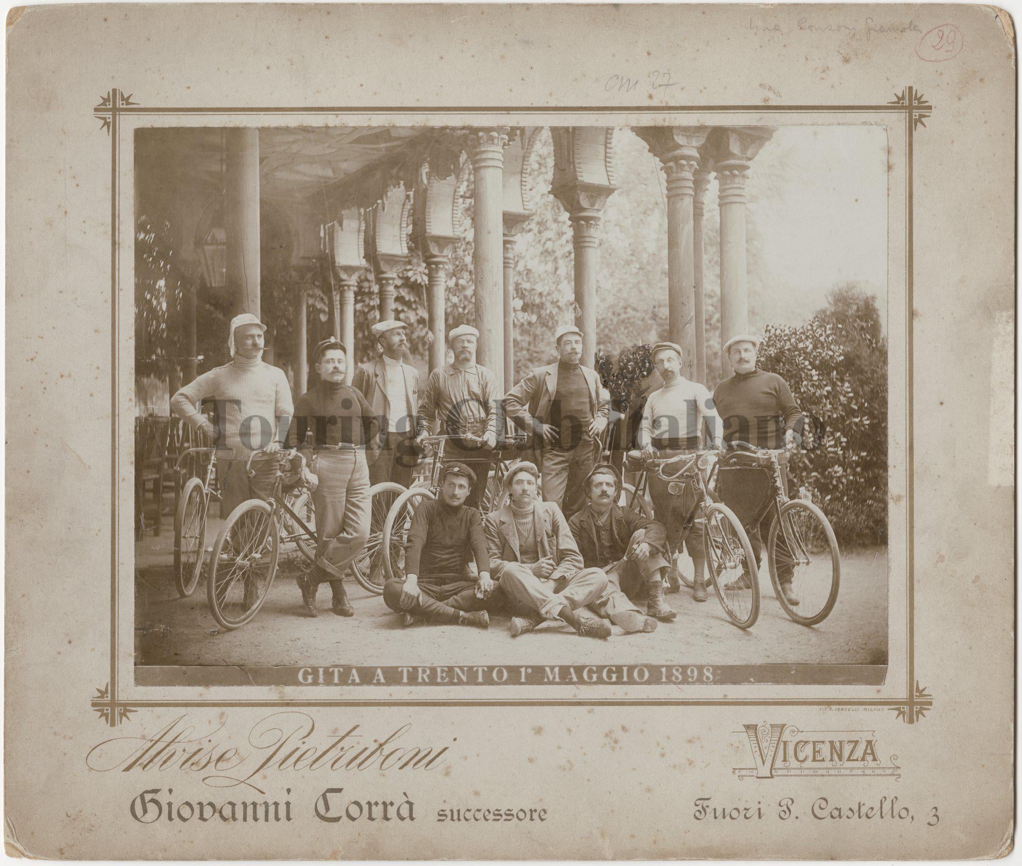 Soci del Touring partecipanti alla gita a Trento del 1 maggio 1898