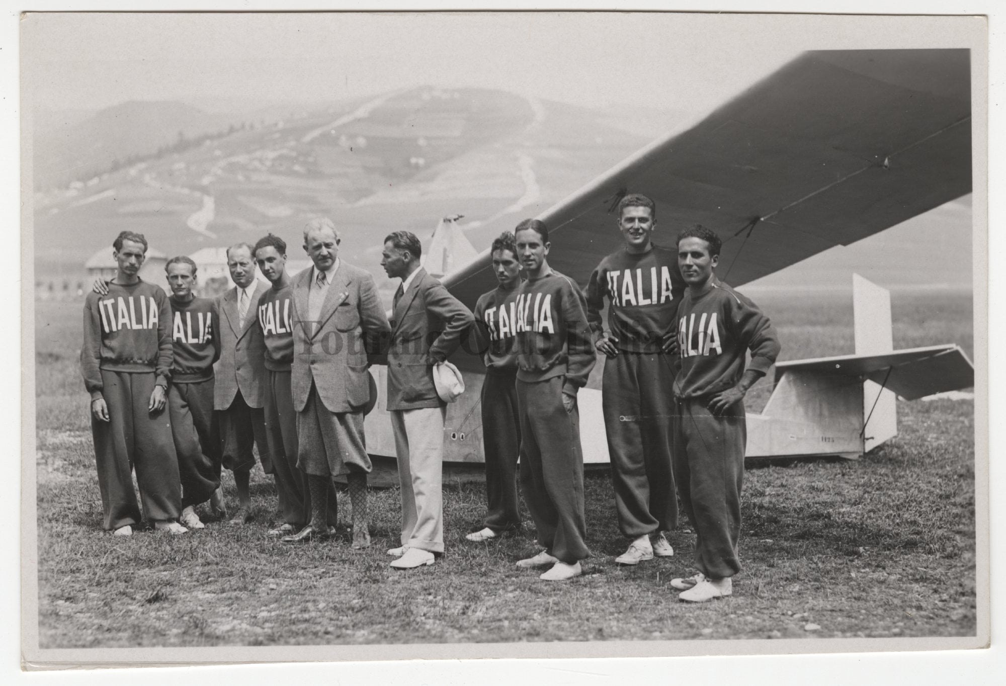 Gli allievi della Scuola Nazionale di Volo Veleggiato di Asiago, 1940