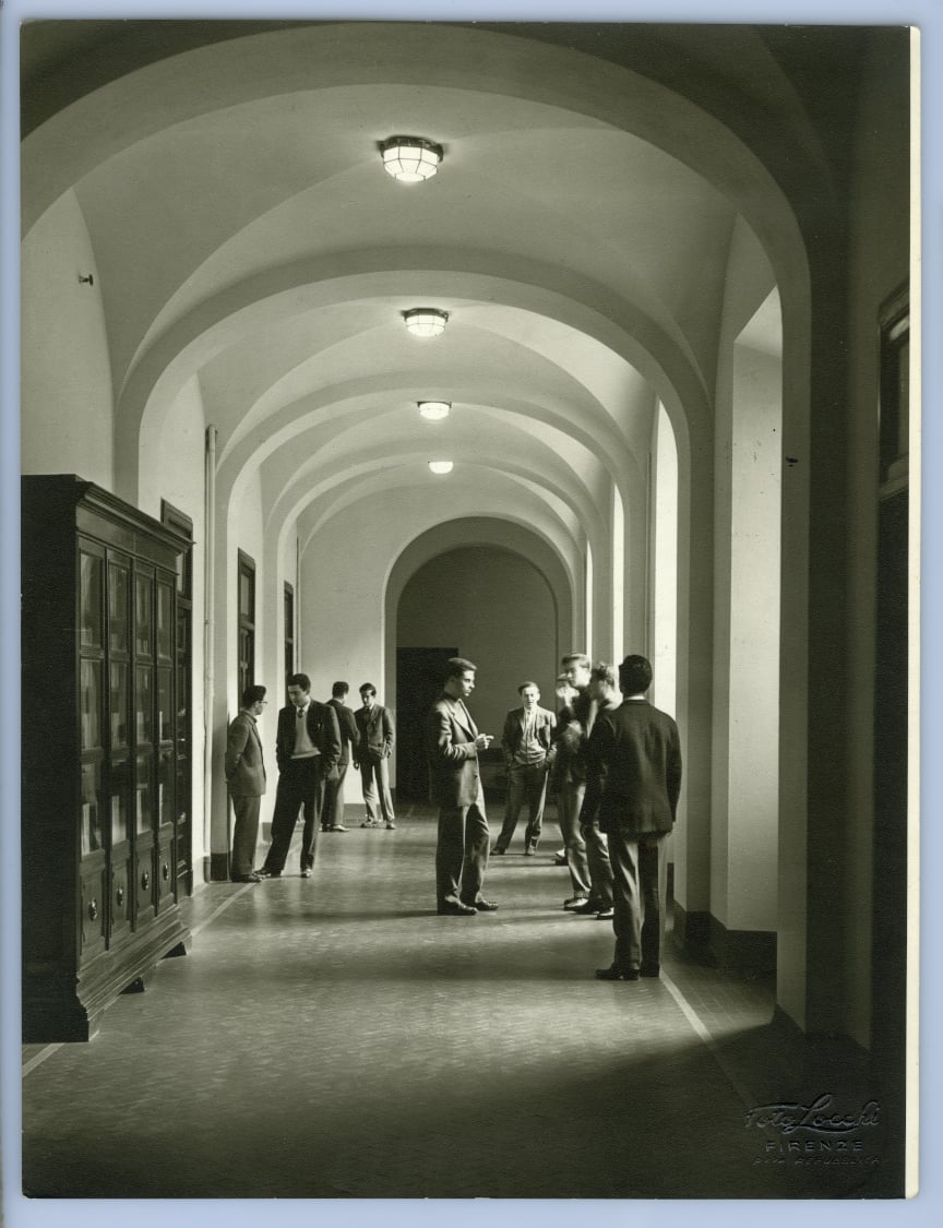 Un corridoio della Scuola Normale Superiore di Pisa, 1958