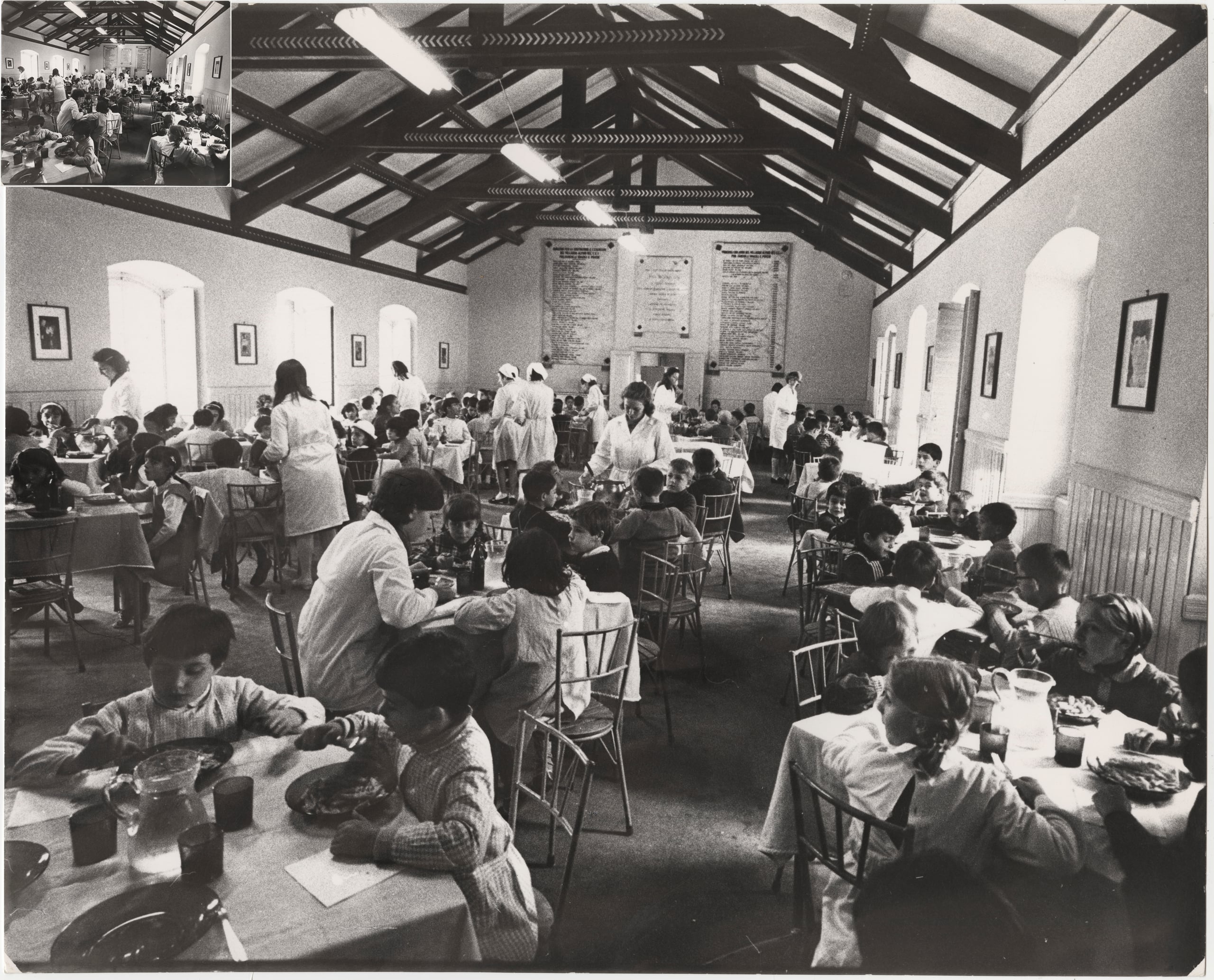 La mensa del Villaggio Alpino del Touring, 1969