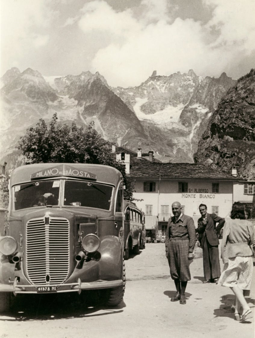 Corriera di linea Milano-Courmayeur, 1940