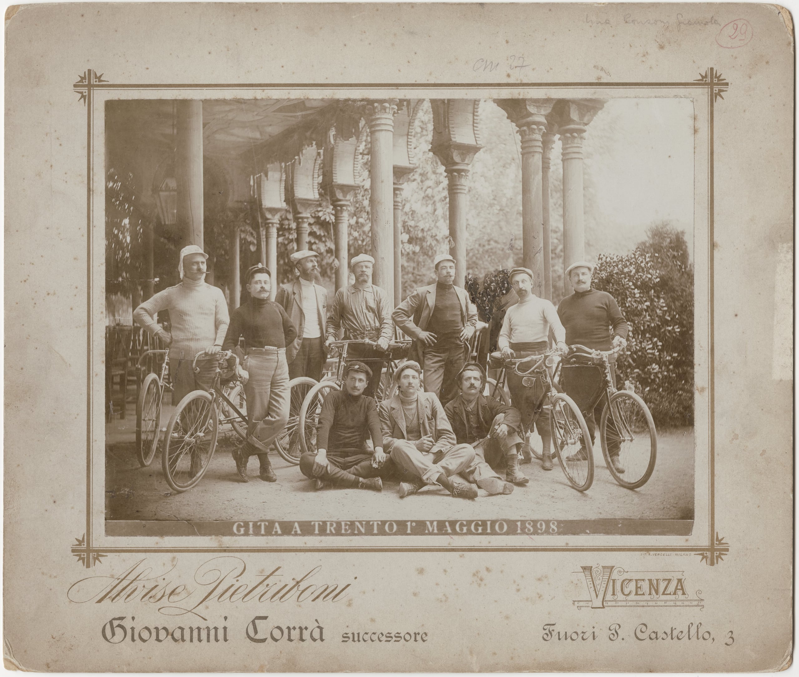 Gita ciclistica organizzata dal TCI a Trento, 1 maggio 1898