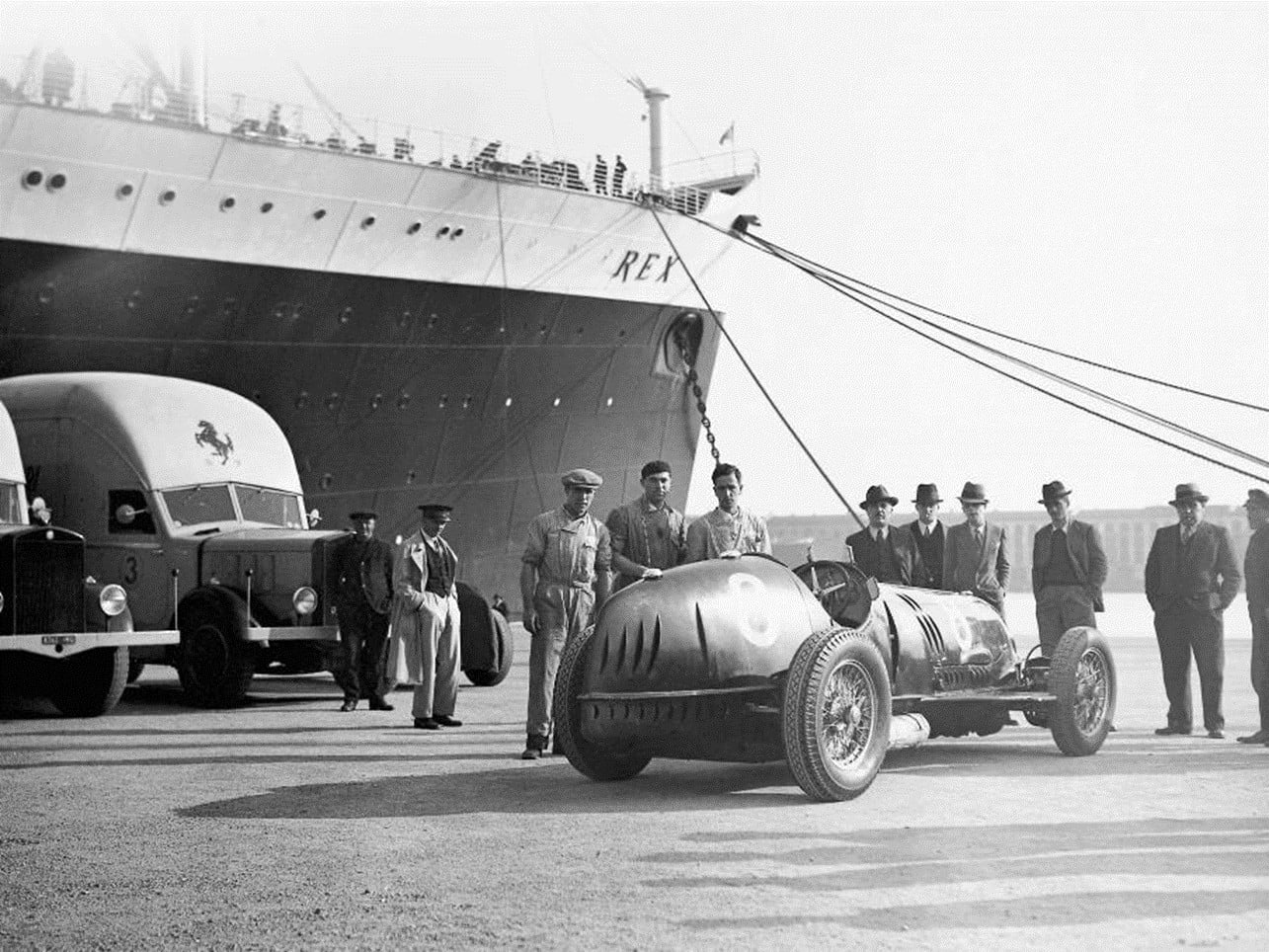 L'arrivo a Genova sul transatlantico Rex, dei campioni Nuvolari, Brivio e Farina provenienti da New York, 1931
