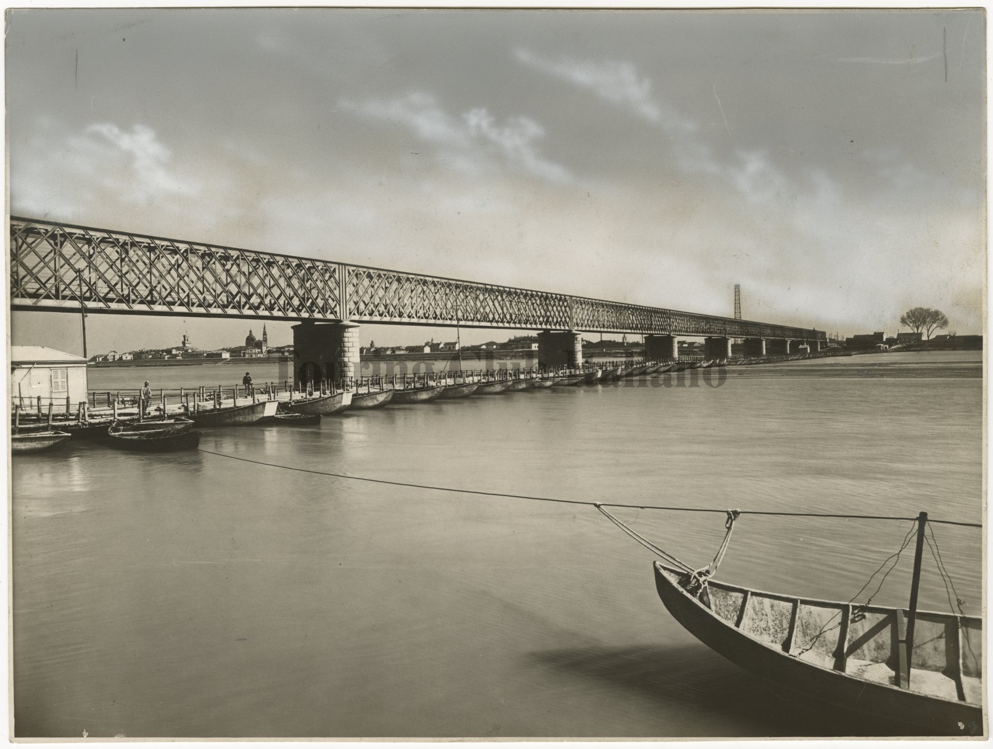 Ponte di ferro sul Po nei pressi di Casalmaggiore, 1930